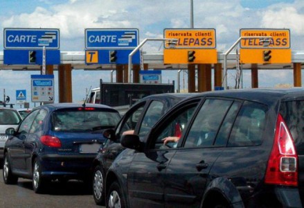 Tangenziale di Napoli: l'aumento di 0,05 centesimi slitta a luglio