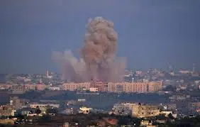 Siria, piovono missili sui civili: più di 30 le vittime accertate finora