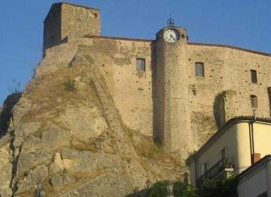 Arte e suggestione nella fortezza di Oriolo Calabro