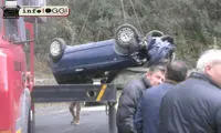 Strada pericolosa: miracolo a Cetraro (CS), auto sotto un ponte del fiume Aron