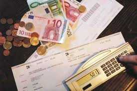 Raffica di aumenti per tariffe e servizi: stangata da 1500 euro nel 2013