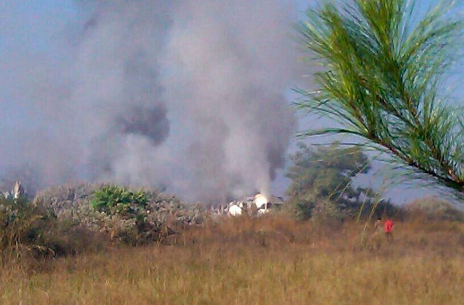 Birmania, aereo atterra su una strada,  due morti