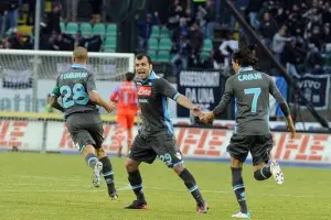 Calcio: Il Napoli batte il Siena per 2 a 0