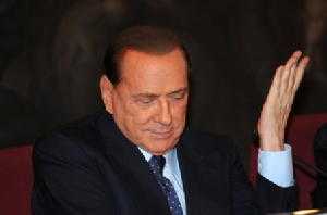 Berlusconi prosegue l'affondo mediatico a Monti: "Federo io i moderati"