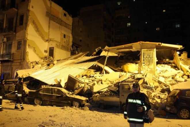 Palermo, crollano due palazzine nella notte: 2 morti e 2 dispersi, si cerca tra le macerie
