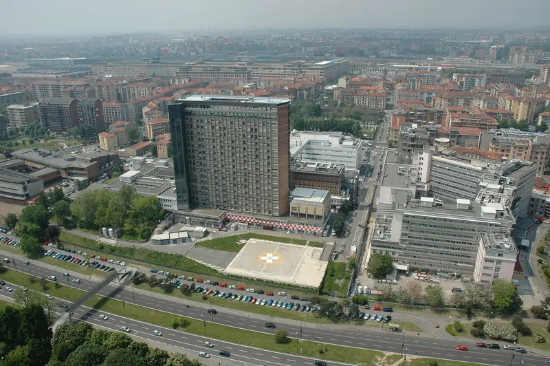 Torino, incendio all'ospedale Cto: fiamme al 4° piano, nessun ferito