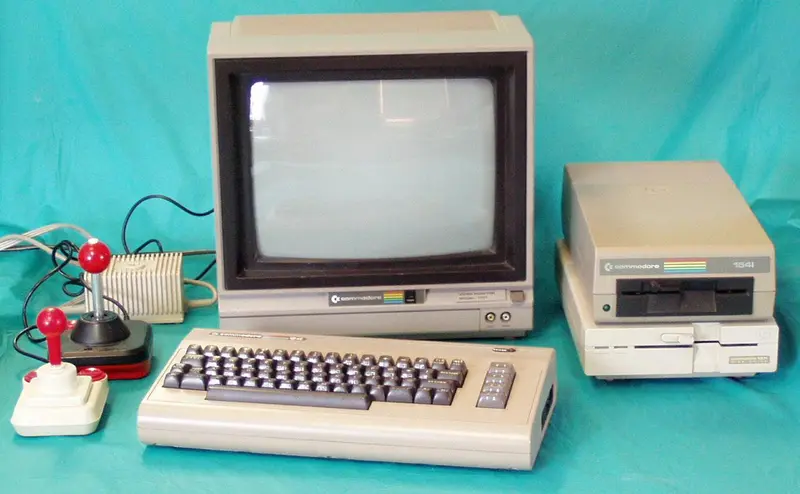 Tanti auguri Commodore 64