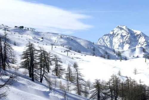 Valanga a Sauze d'Oulx (To): morto uno sciatore