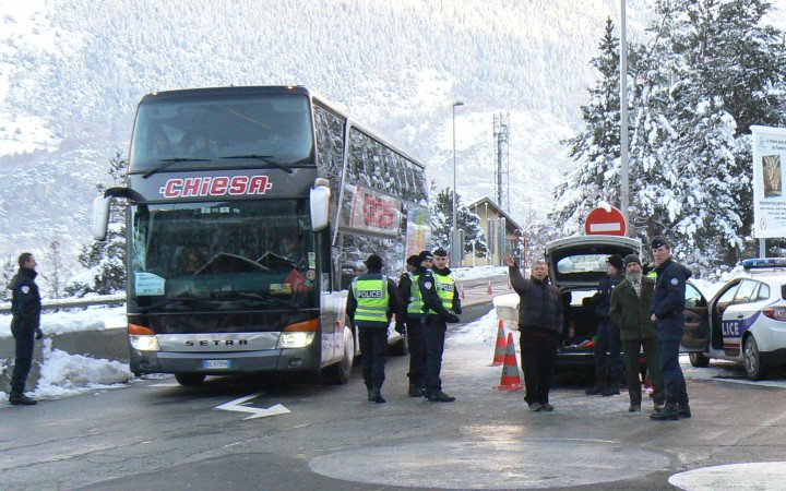 Tav Torino-Lione, il sì di Monti e Hollande. La protesta italiana viene bloccata dalla gendarmeria