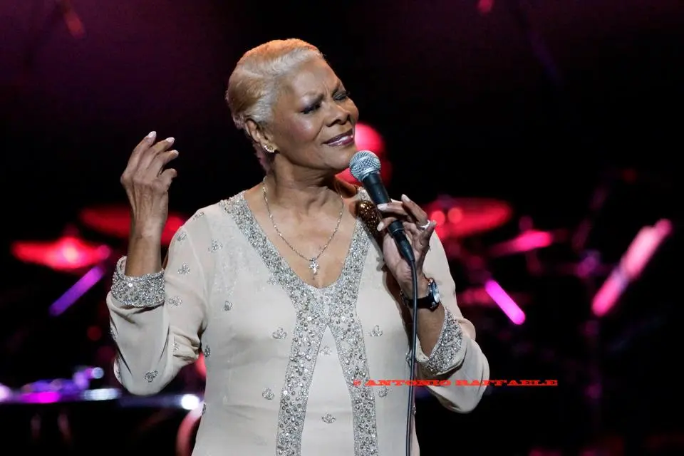 Dionne Warwick in concerto, un classico che non tramonta mai!