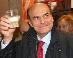 Primarie Pd, Bersani vince e promette: "Niente favole"