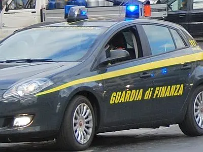 Sequestrati prodotti cinesi non conformi alla legge