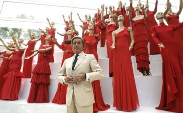 L'arte dello stilista Valentino, in mostra a Londra