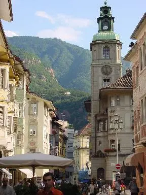 Indagine Sole 24 ore: Bolzano città più vivibile davanti a Siena. Fanalini di coda Napoli e Taranto