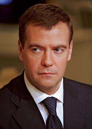 Siria: Medvedev critica l'appoggio di alcuni Paesi ai ribelli