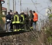 Treno travolge furgone: sei morti a Rossano (Cs)