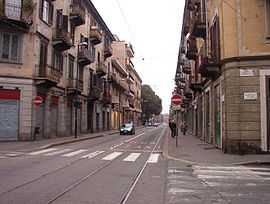 Torino: disabile sulla sedia a rotelle investe un ladro e sventa una rapina