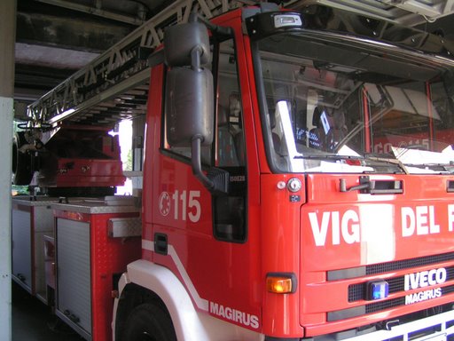 Piemonte: va fuoco l' Informagiovani di Ivrea (To)