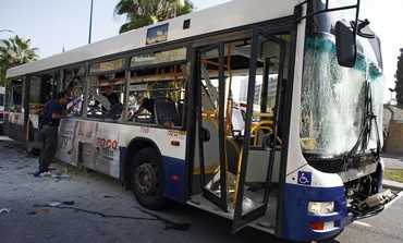 Israele, attentato su un autobus di Tel Aviv. La tregua è sempre più lontana