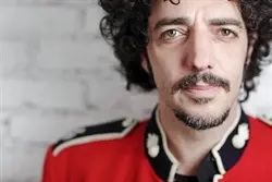 Max Gazzè firma con la Virgin!