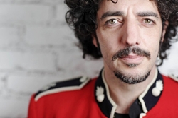 Max Gazzè firma con la Virgin!