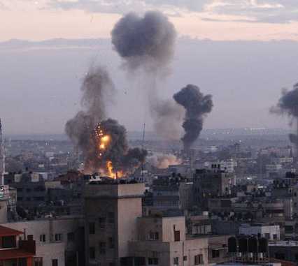 Gaza: continuano i violenti bombardamenti