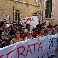 Scuola, i giorni della protesta. Tutti contro Profumo: «Stanchi di essere presi in giro»