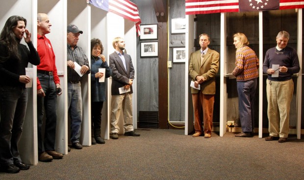 Elezioni USA, verso la chiusura dei seggi. Obama fiducioso, ma sarà battaglia all'ultimo voto