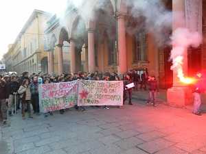 A Bologna gli studenti in corteo contestano il Ministro Fornero [VIDEO & FOTOGALLERY]
