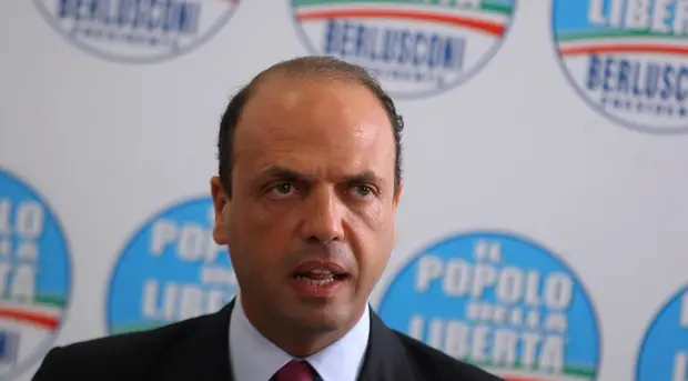 Primarie Pdl, 10 mila firme per potersi candidare