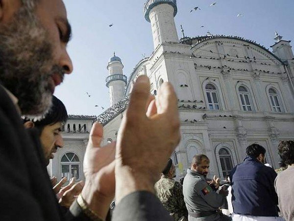 Afghanistan: attacco kamikaze in una moschea, 41 morti e almeno 50 feriti