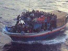 SOS "Stiamo per affondare" sfiorata tragedia a Lampedusa