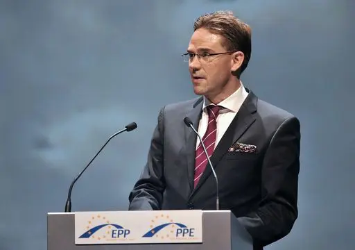 Finlandia: sventato attacco verso il premier Katainen, l'aggressore avrebbe voluto accoltellarlo