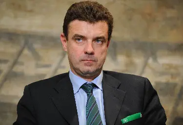 Piemonte sull'orlo del fallimento: le strategie di Cota per risanare la Regione