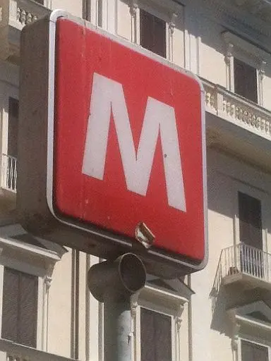 Sabato sera: sopprimere le fermate del metrò collinare al Vomero