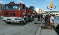 Catanzaro: Tempestivo e brillante intervento dei Vigili del Fuoco nel porto di Lido [Fotogallery]