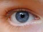 Scienziati russi hanno creato una lente a base di  resina che salva l'occhio