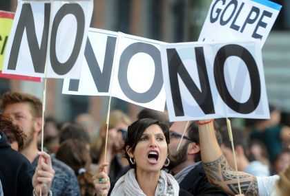 Penisola iberica in rivolta: in migliaia in piazza contro i tagli del governo