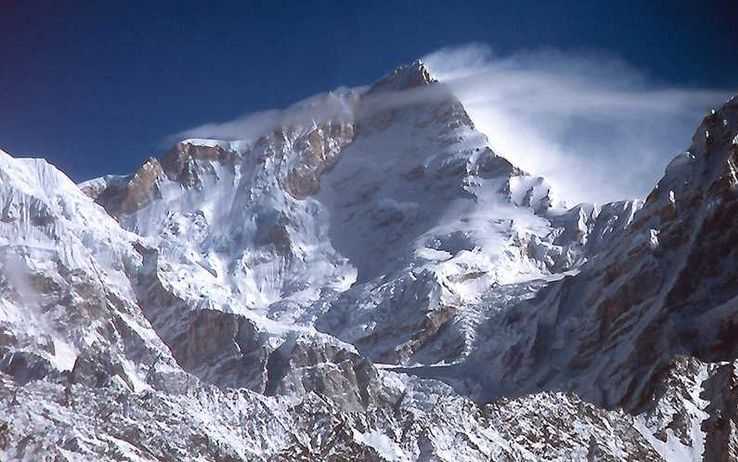 Tragedia sull'Himalaya: 13 alpinisti morti tra cui un italiano
