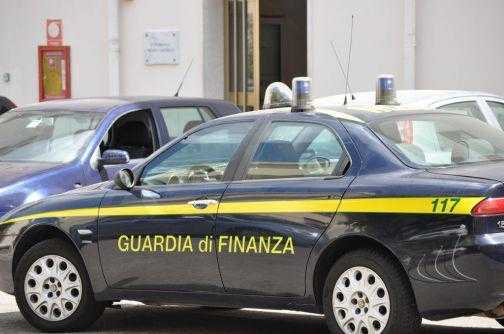 Caserta: sequestrato Opificio dove si falsificavano scarpe ed accessori del marchio Hogan