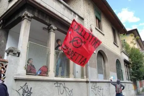 Centri sociali: Regione preferisce degrado e spaccio al "Lambretta"?