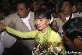 Birmania, Aung San Suu Kyi vola in America
