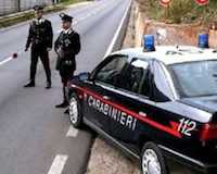 Napoli, tenta di corrompere i carabinieri, in manette per droga