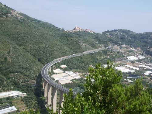 Tragedia sull'autostrada Savona- Ventimiglia: giovane rumena perde il bambino che portava in grembo