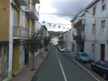 Rapina in gioielleria: bandito ferito alla testa dal complice