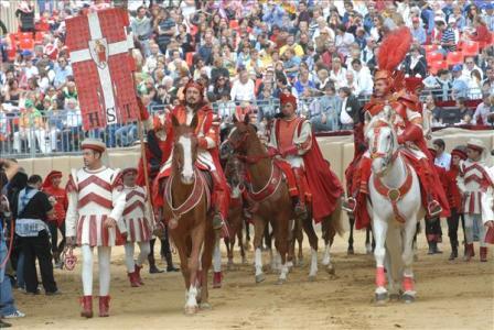 Presidio animalisti contro il Palio di Asti: è polemica