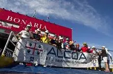 Alcoa: gli operai occupano il traghetto in segno di protesta