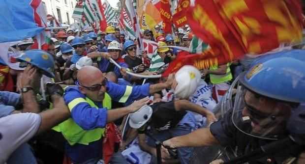 Alcoa, tensioni e scontri durante la manifestazione a Roma