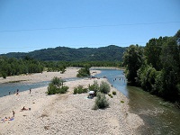 Auto precipita nel fiume, due i morti