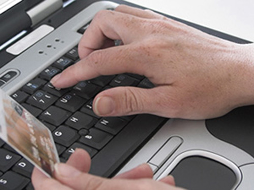 Frode con Smartphone per 200.000 Euro: quattro arresti